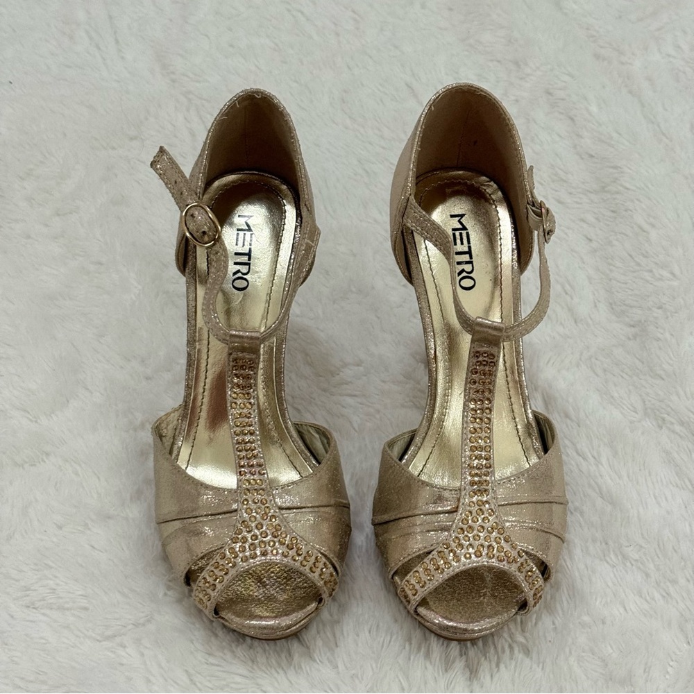 Metro Gold Heels with T-Strap and Peep-Toe Design